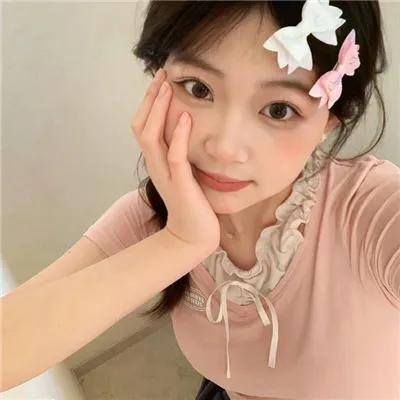 穿着旗袍的女孩